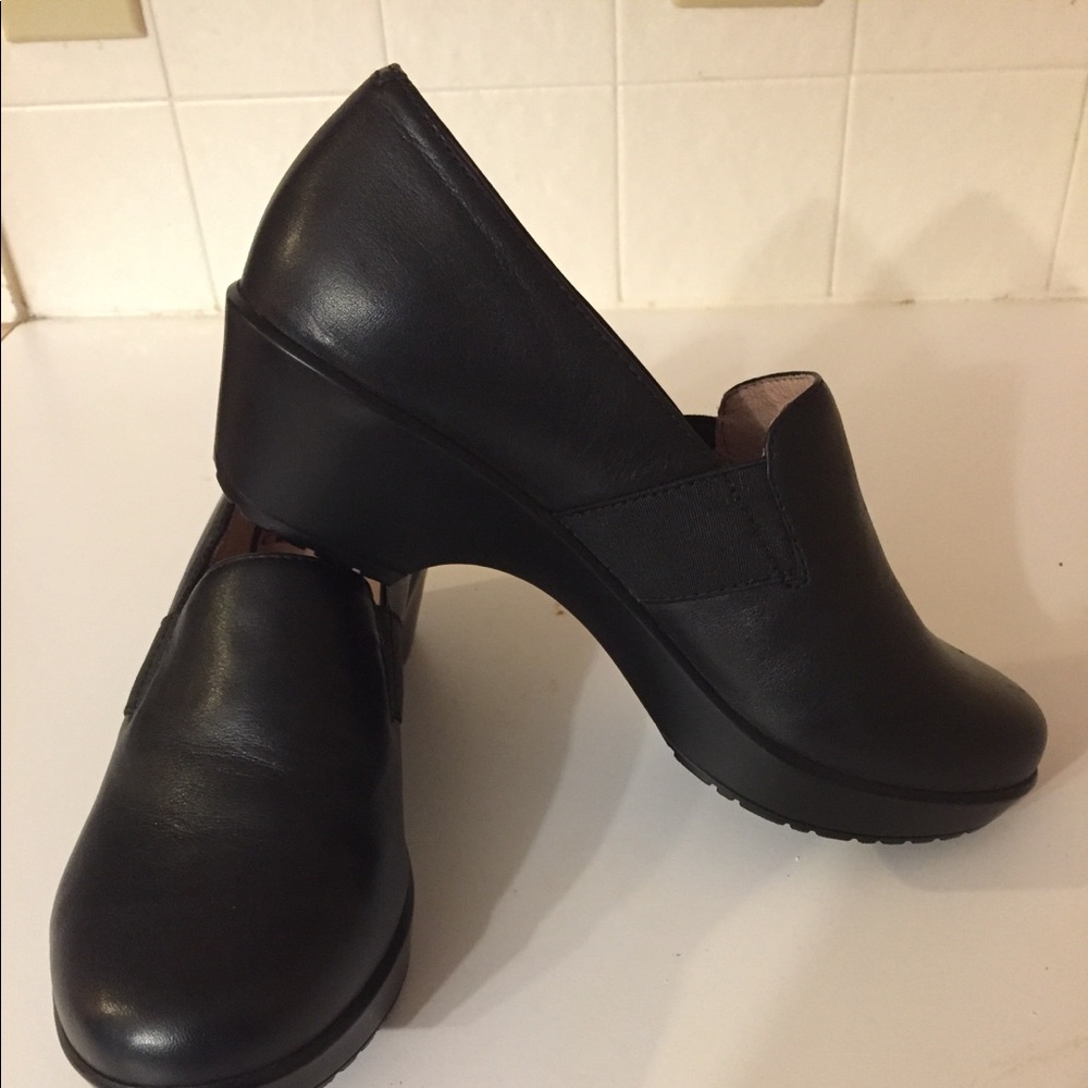 Dansko black size 37 equivalent to size 7